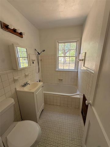 2049 NE 17th Street, Oklahoma City, OK 73111