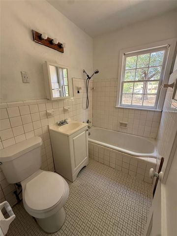 2049 NE 17th Street, Oklahoma City, OK 73111