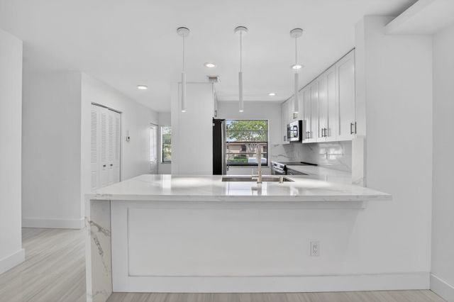 9272 Vista Del Lago 28f, Boca Raton, FL 33428