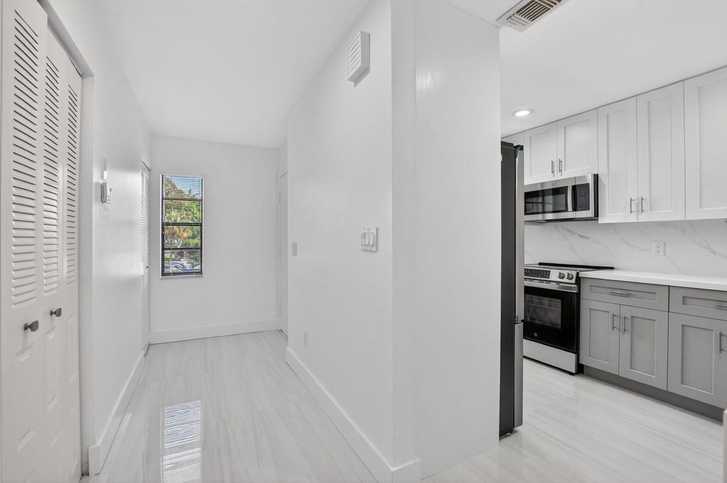 9272 Vista Del Lago 28f, Boca Raton, FL 33428