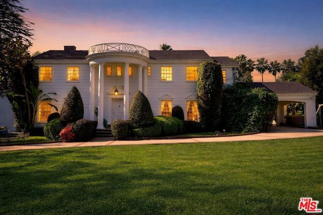 251 N Bristol Avenue, Los Angeles, CA 90049