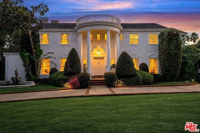 251 N Bristol Avenue, Los Angeles, CA 90049