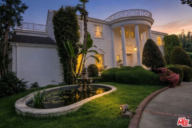 251 N Bristol Avenue, Los Angeles, CA 90049