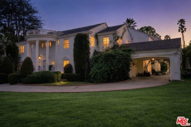 251 N Bristol Avenue, Los Angeles, CA 90049