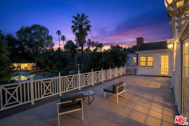 251 N Bristol Avenue, Los Angeles, CA 90049