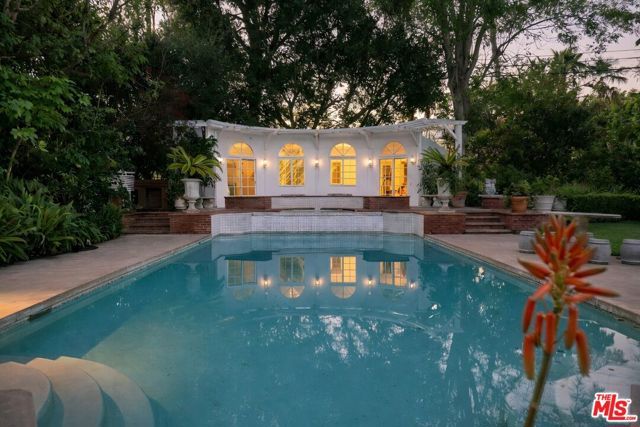 251 N Bristol Avenue, Los Angeles, CA 90049