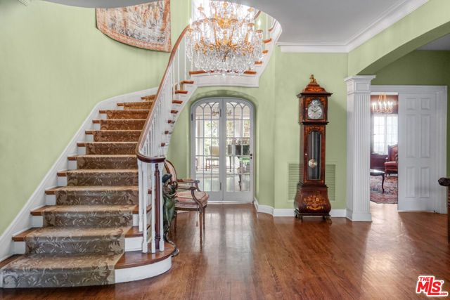 251 N Bristol Avenue, Los Angeles, CA 90049