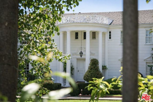 251 N Bristol Avenue, Los Angeles, CA 90049