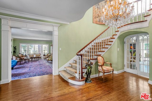 251 N Bristol Avenue, Los Angeles, CA 90049