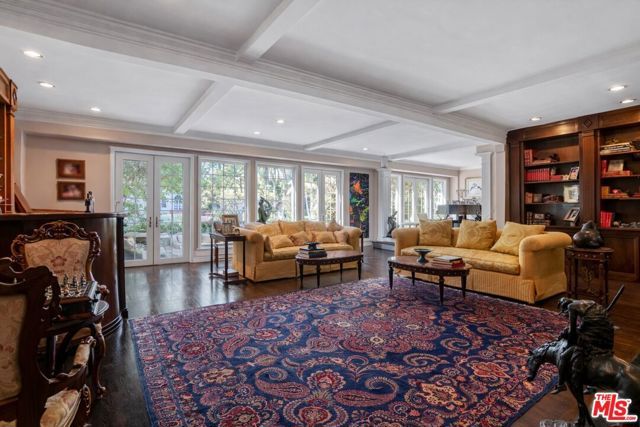 251 N Bristol Avenue, Los Angeles, CA 90049