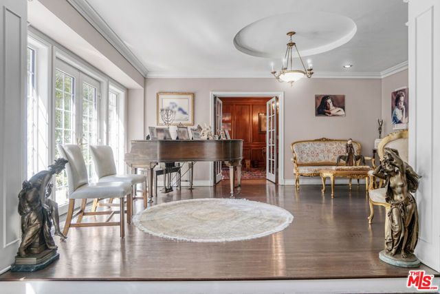 251 N Bristol Avenue, Los Angeles, CA 90049