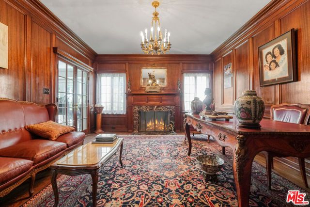 251 N Bristol Avenue, Los Angeles, CA 90049