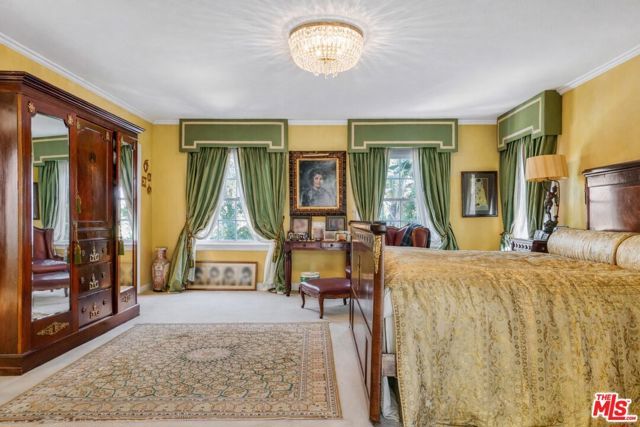 251 N Bristol Avenue, Los Angeles, CA 90049