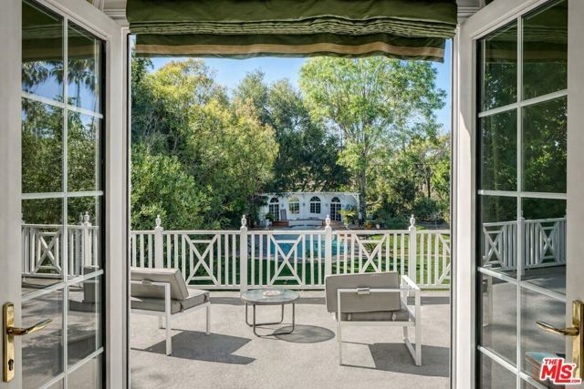 251 N Bristol Avenue, Los Angeles, CA 90049