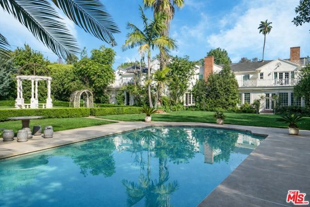 251 N Bristol Avenue, Los Angeles, CA 90049