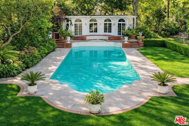 251 N Bristol Avenue, Los Angeles, CA 90049