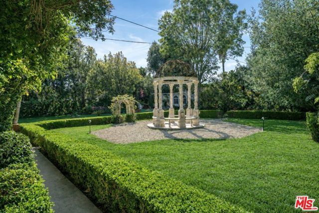 251 N Bristol Avenue, Los Angeles, CA 90049