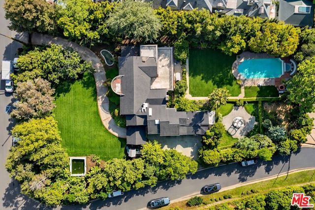 251 N Bristol Avenue, Los Angeles, CA 90049