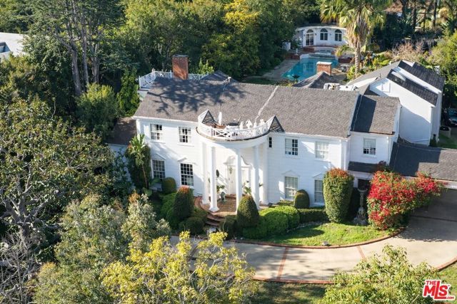 251 N Bristol Avenue, Los Angeles, CA 90049