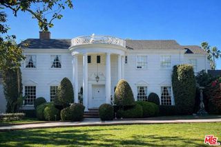 251 N Bristol Avenue, Los Angeles, CA 90049