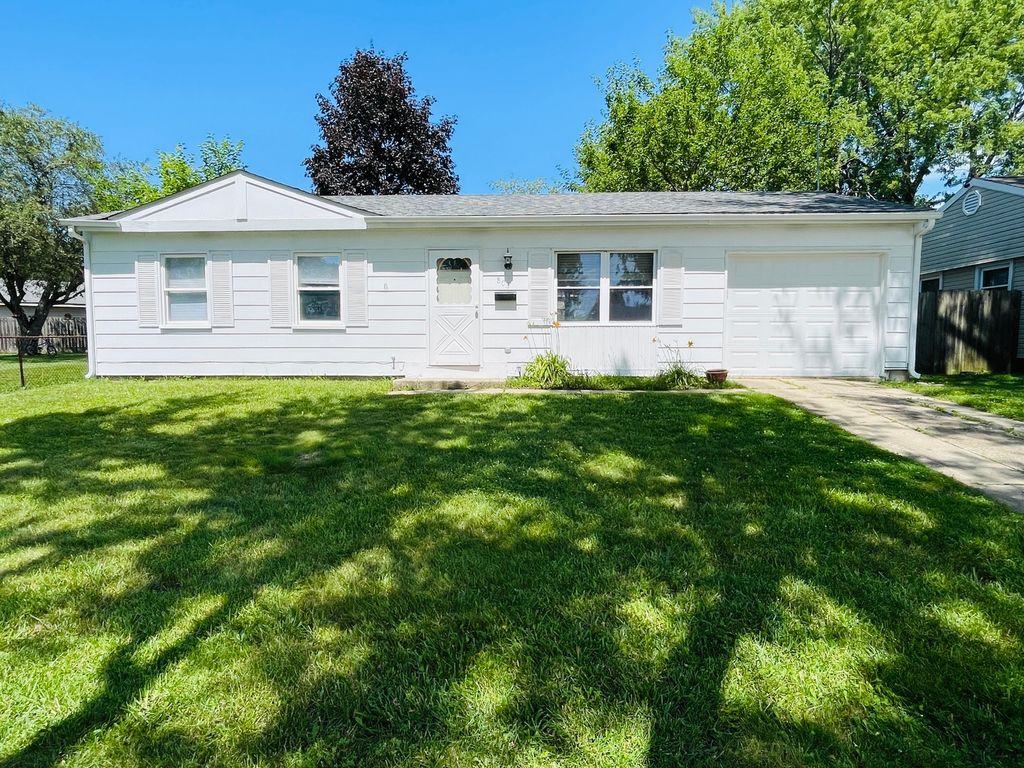 808 Sunset Circle, Streamwood, IL 60107