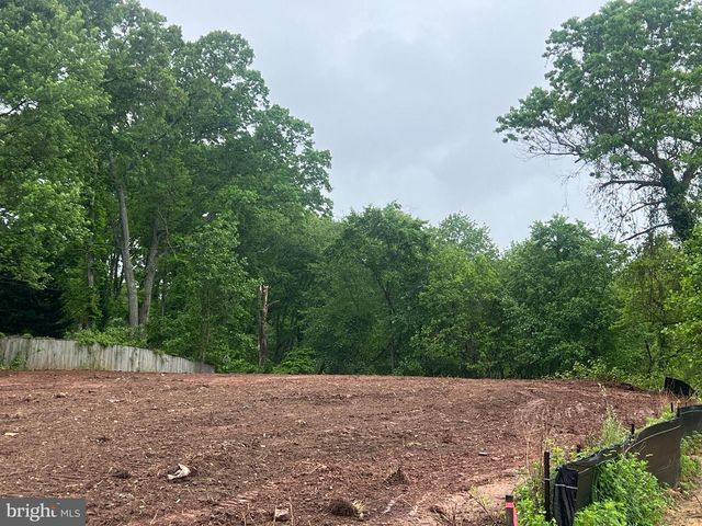 828-A SWIFT RD, Pasadena, MD 21122