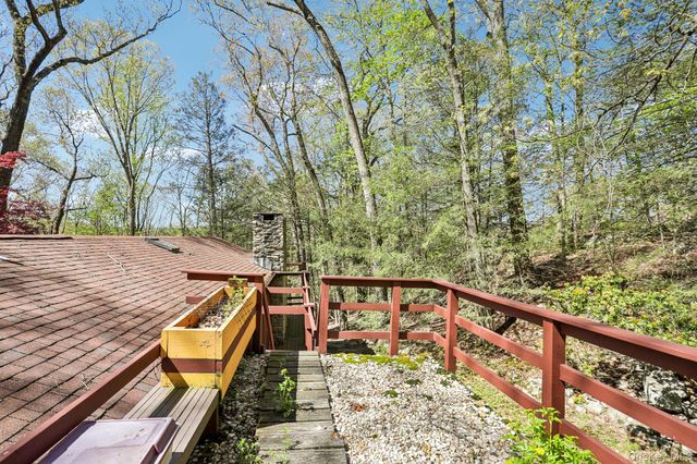 59 Shad Road W, Pound Ridge, NY 10576