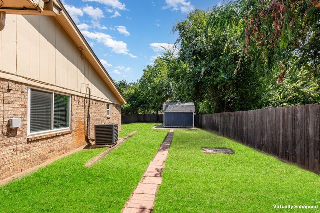421 Cavender Court, Hurst, TX 76054