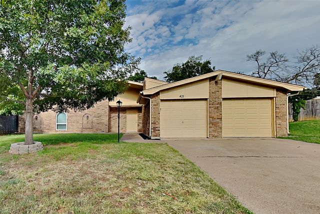 421 Cavender Court, Hurst, TX 76054