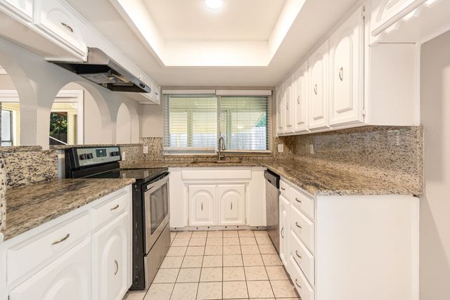 421 Cavender Court, Hurst, TX 76054