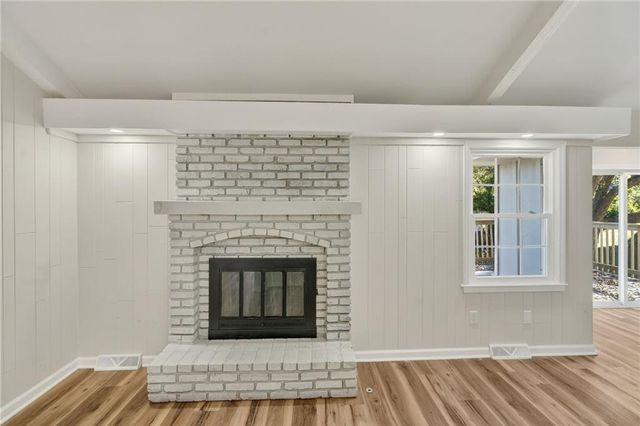 9825 Potter Circle, Kansas City, MO 64134