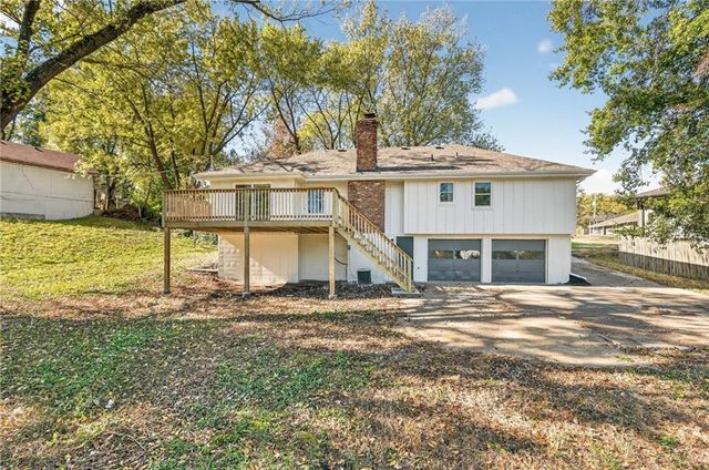 9825 Potter Circle, Kansas City, MO 64134