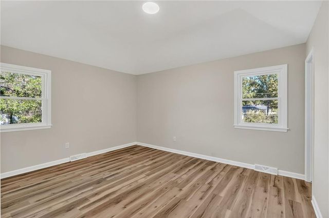 9825 Potter Circle, Kansas City, MO 64134