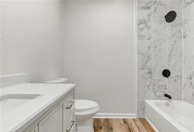 9825 Potter Circle, Kansas City, MO 64134