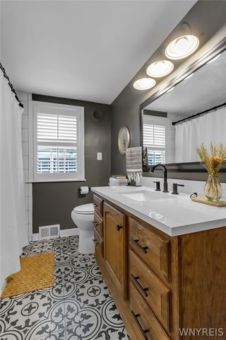 100 North Cayuga Road, Amherst, NY 14221