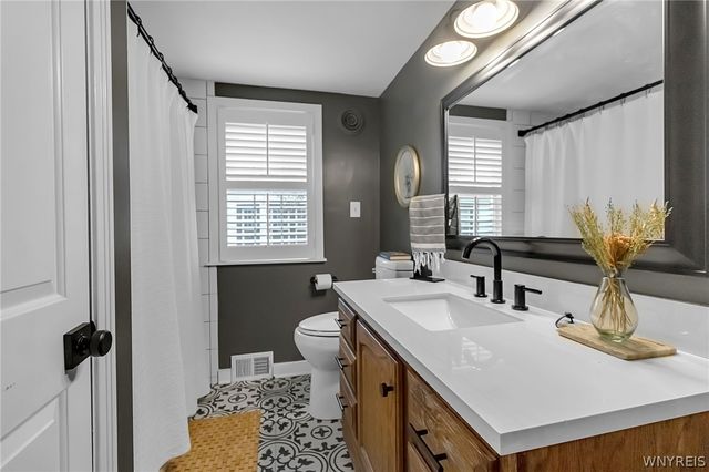 100 North Cayuga Road, Amherst, NY 14221