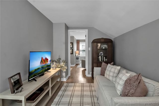 100 North Cayuga Road, Amherst, NY 14221