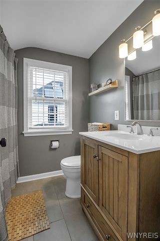 100 North Cayuga Road, Amherst, NY 14221