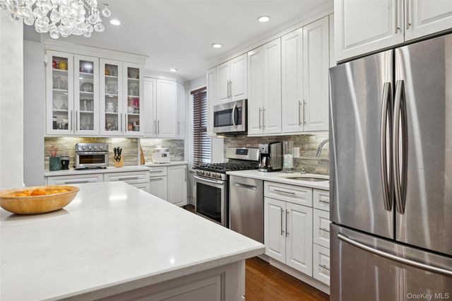 2345 Bell Boulevard 3F, Bayside, NY 11360