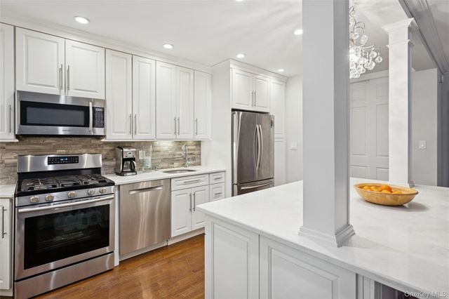 2345 Bell Boulevard 3F, Bayside, NY 11360