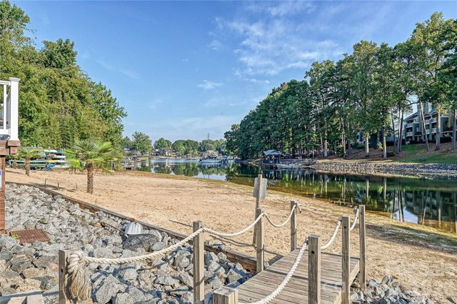 19901 Henderson Road C, Cornelius, NC 28031