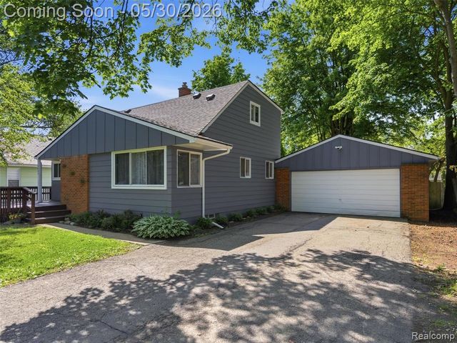 6053 Van Syckle Avenue, Waterford, MI 48329