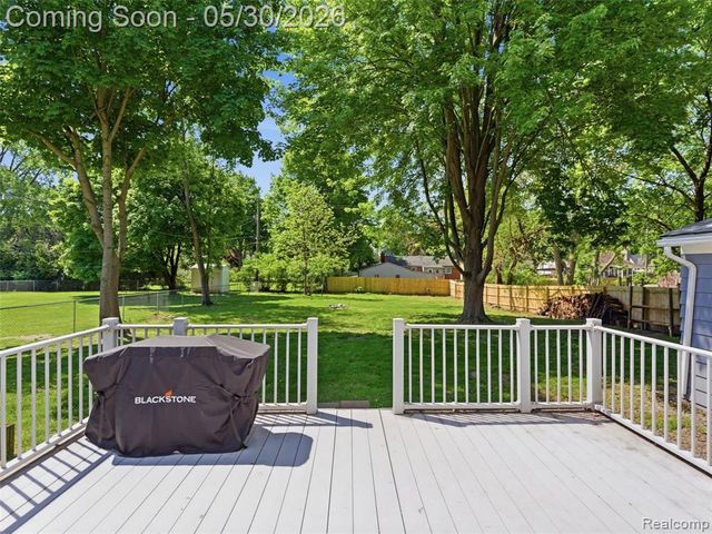 6053 Van Syckle Avenue, Waterford, MI 48329