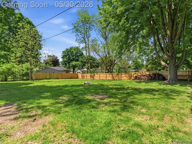 6053 Van Syckle Avenue, Waterford, MI 48329