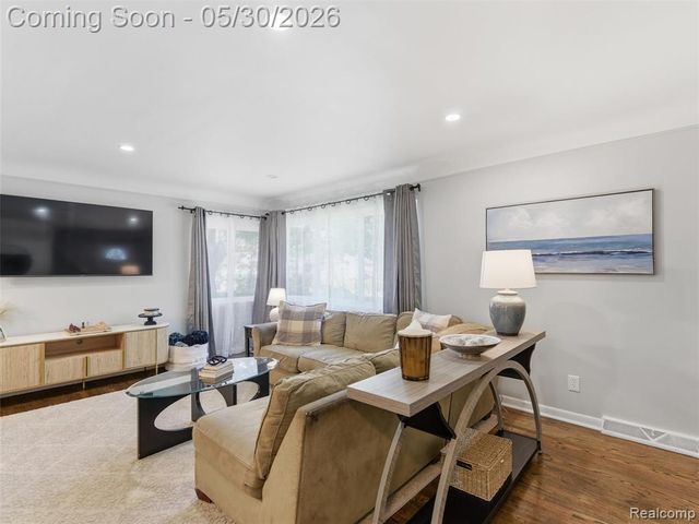 6053 Van Syckle Avenue, Waterford, MI 48329