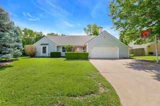324 N Lakeside Dr, Andover, KS 67002