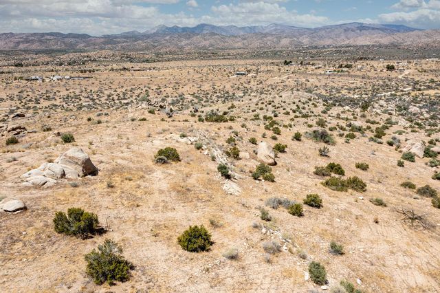 53102 Geronimo Trail, Pioneertown, CA 92268