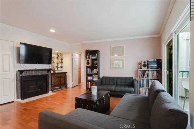 13220 Valleyheart Drive 202, Studio City, CA 91604