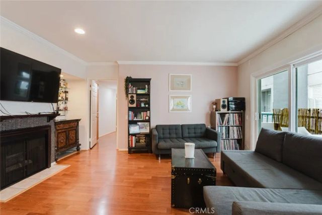 13220 Valleyheart Drive 202, Studio City, CA 91604
