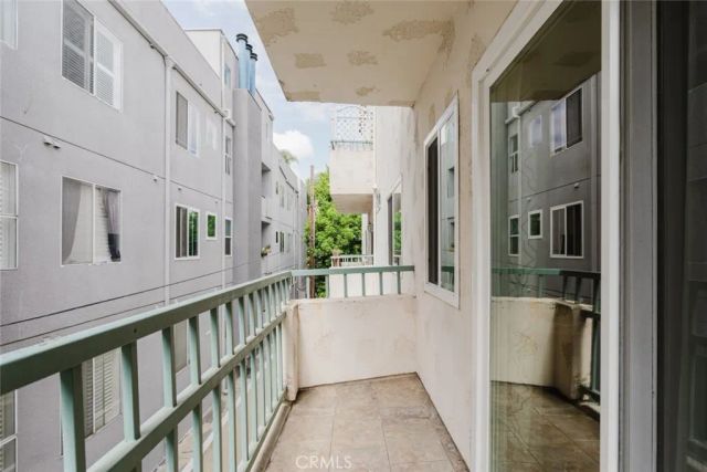 13220 Valleyheart Drive 202, Studio City, CA 91604